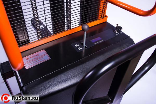 Штабелер гидравлический с электроподъемом TOR 10/16, 1 т 1,6 м (CTD) фото №3 Штабелер гидравлический с электроподъемом TOR 10/16, 1 т 1,6 м (CTD) фото №3