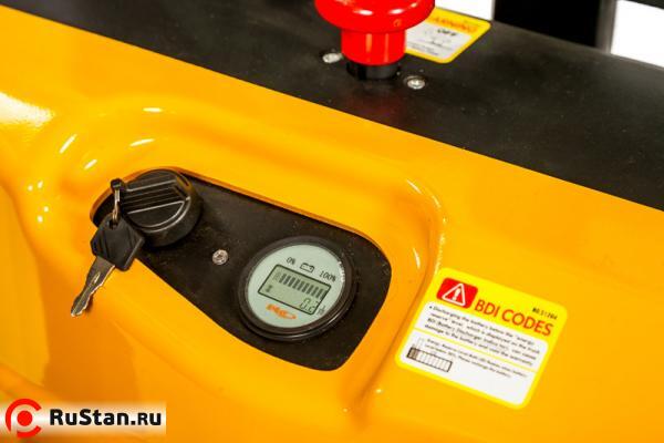 Штабелер электрический самоходный TOR 1,2т 3,0м WS12S-3000 фото №2 Штабелер электрический самоходный TOR 1,2т 3,0м WS12S-3000 фото №2