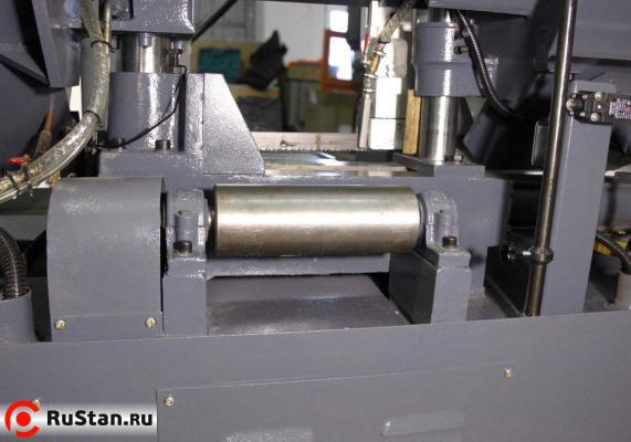 Вспомогательный стол с роликом подачи, расположенным перед тисками. фото №2 METAL MASTER MGH-350 фото №2