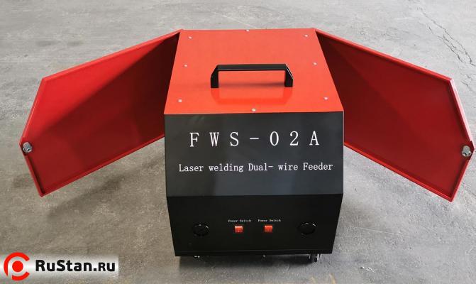 Автоподатчик Ручной лазерный сварочный аппарат Raptor SFW-3000 PRO 5в1 (3000Вт Raycus) фото №10 Raptor SFW-3000 PRO 5в1 фото №10
