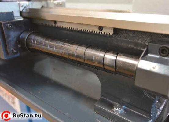 Телескопическая защита ходового винта от стружки эффективно защищает ходовой винт от износа. фото №20 Metal Master MML 2870 (MML 280X700) фото №20