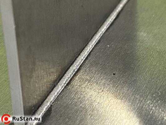 Сварка угла. Ручной лазерный сварочный аппарат Raptor SFW-1500 PRO (1500Вт Raycus) фото №20 Raptor SFW-1500 фото №20