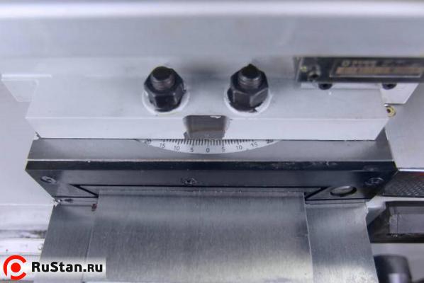 Для удобства нарезания конусов на станке предусмотрена возможность поворота верхней продольной салазки на угол ±70°. фото №14 METAL MASTER ZH 51150 DRO RFS фото №14