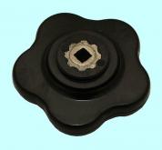 Ручка  80х(7х7)х22мм (DxSxH) лепестковая со сквозным квадратным отверстием, бакелит 